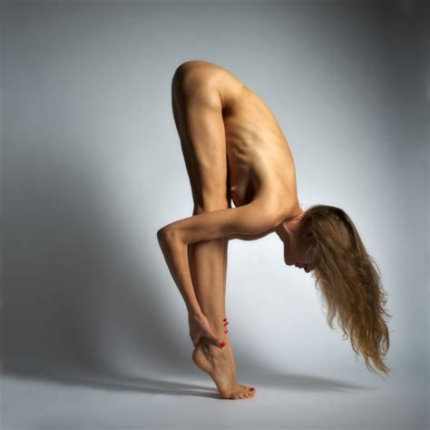 Kinky Contortionist Tanya Kurkina Shows Her Nude Body But Its Weird