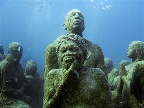 An Underwater Museum of Statues - Cancun, Mexico | I Like To Waste My Time