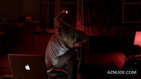 TOUT LE MONDE ME SUFFIT NUDE SCENES AZNude