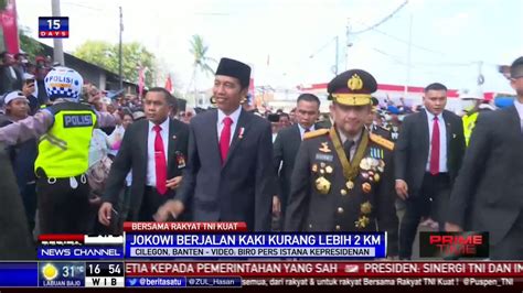 Terjebak Kemacetan Jokowi Jalan Kaki Ke Lokasi Hut Ke Tni Youtube