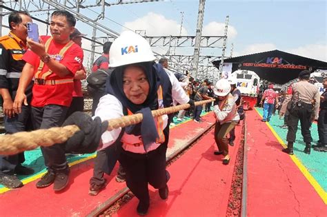 Lomba Tarik Lokomotif 40 Ton Meriahkan HUT Ke 78 KAI Radar Jogja