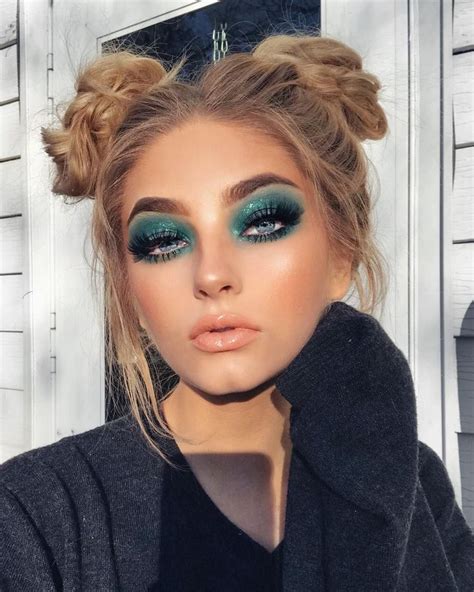 Perfect Makeup For Lovers Of ‘trap’ Creative Makeup Looks Vibrant Makeup Aesthetic Makeup