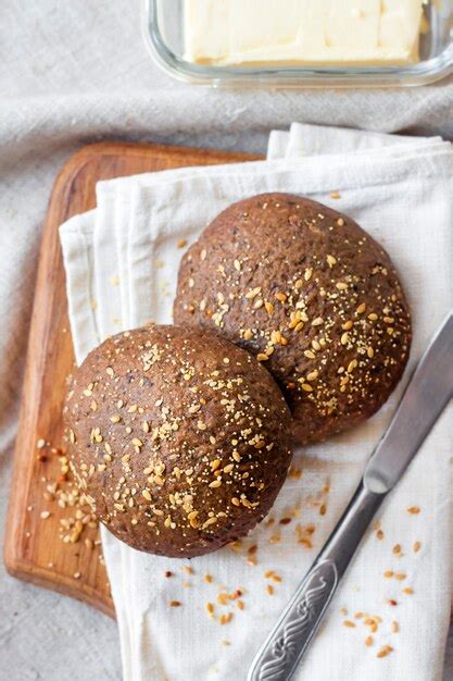 Bollos De Centeno Caseros Con Semillas De Lino S Samo Y Amapola Blanca