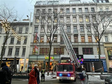 Gefahr Beseitigt Dutzende Eins Tze Der Feuerwehr Wegen Schnee In Wien