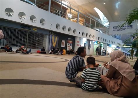 Bandara Kualanamu Ramai Ada Pengantar Dan Penumpang Penuhi Ruang Tunggu