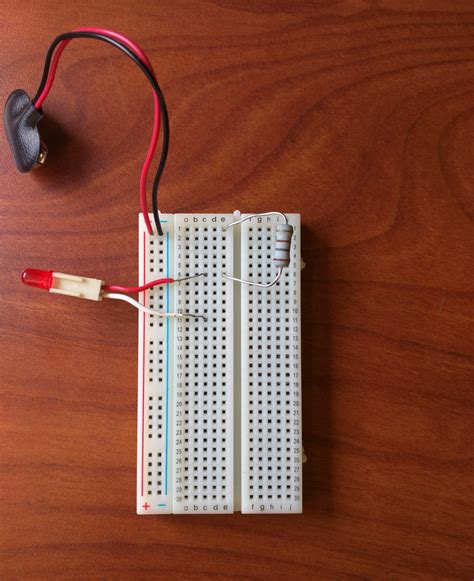 Simple LED Circuit : 7 Steps (with Pictures) - Instructables