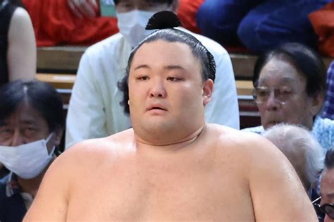 写真：元大関・朝乃山が休場 左上腕二頭筋部分断裂で4週間の局所安静が必要 東スポweb