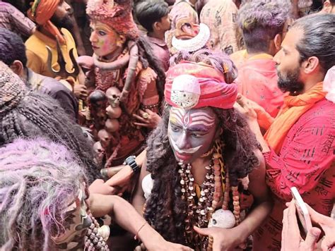 Varanasi Holi 2024 Played With Ashes Of Pyre At Manikarnika Ghat In Kashi Ann In Pics यहां