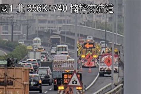 快訊／國1北楠梓段火燒車！小貨車遭烈焰吞噬 紫爆回堵2公里 Ettoday社會新聞 Ettoday新聞雲