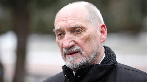 Konflikt Z Ue Macierewicz Uformowa Si Antypa Stwowy Ob Z Zdrady