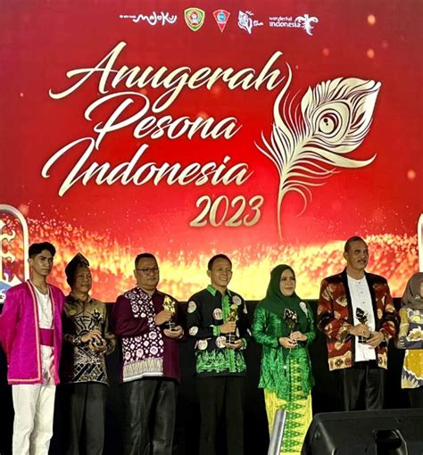 Bupati Sula Terima Penghargaan Anugerah Pesona Indonesia 2023