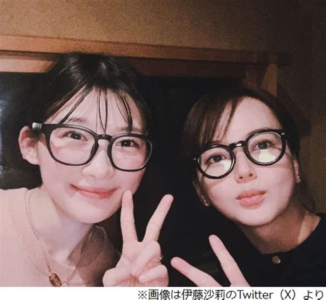 伊藤沙莉＆多部未華子の“経理部コンビ”、メガネ姿の2ショットに反響 2024年5月16日 エキサイトニュース