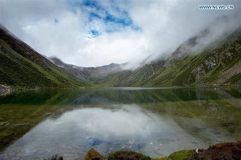 Eleventh Panchen Lama Visits Lhamo Lhatso Lake Xinhua English News Cn