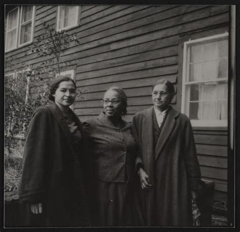 Rosa Parks With Septima Clark Center And Her Mother Leona Mccauley