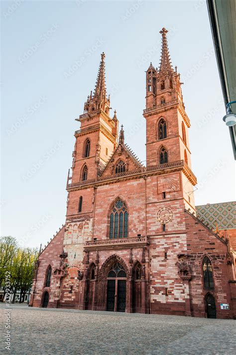 Basel Münster Kirche Münsterplatz Grossbasel Altstadt Stadt