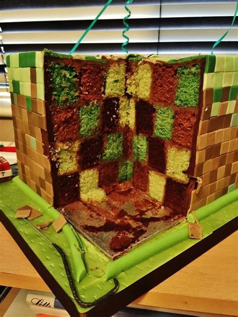 The Minecraft Cake Grass Block Cake By Klaras Cakes Cakesdecor