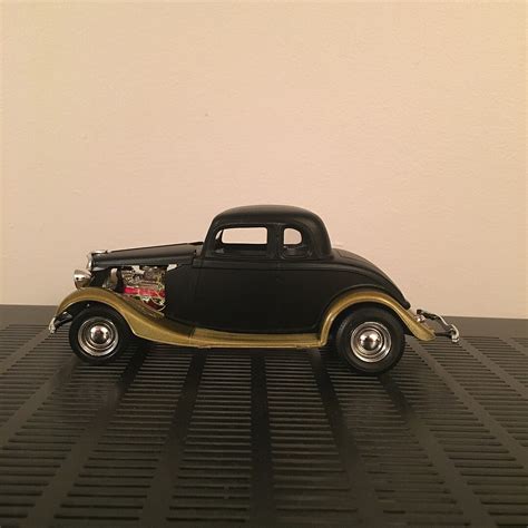 Ford Window Coupe Street Rod Plastic Model Car Vehicle Kit