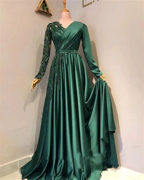 Elegant Green Satin A Line Dubai Arabic Evening Dresses Glitter Long