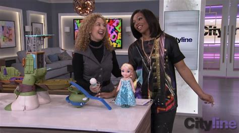 Hot Holiday Toys With The Toy Insider Mom The Toy Insider