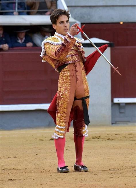 Pin On Matador Bullfighter Traje De Luces Torero