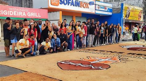 Confec O Dos Tapetes De Corpus Christi Em Feira De Santana Uma