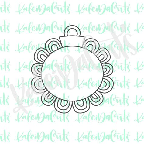 Funky Scallop Ornament Cookie Cutter Kaleidacuts
