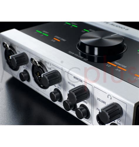 Native Instruments Komplete Audio 6 6 Channel Audio Interface