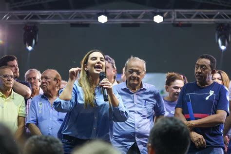 B Rbara Do Firmino E S Lvio Mendes Conversam Moradores Da Zona Sul