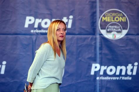 Sondaggi politici Fratelli d Italia non si ferma più Meloni vola e il