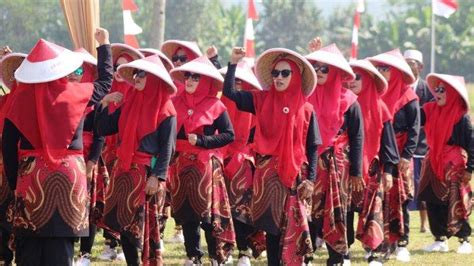 Antusiasme Warga Desa Jagung Kesesi Sambut HUT Ke 79 RI Dengan Upacara