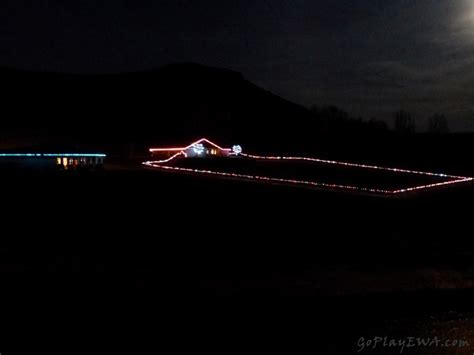 Photos: Christmas Light Tour of Selah | Graham Family Farm