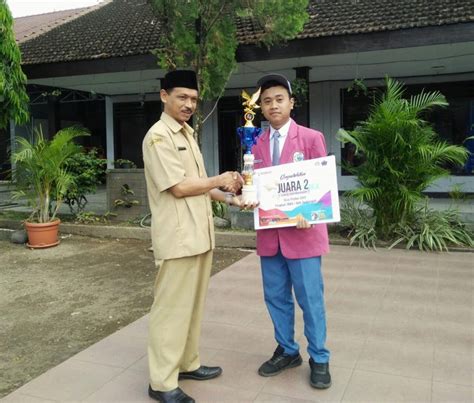 Juara Olimpiade Fisika Tingkat Nasional Di Unair Sman Genteng