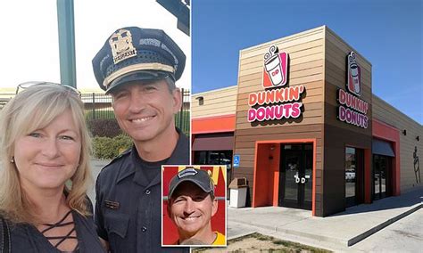 Dunkin Donuts Firesworkers Who Refused To Serve Off Duty Cop Daily Mail Online