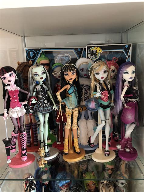 First wave and some wave 2 hehe : r/MonsterHigh