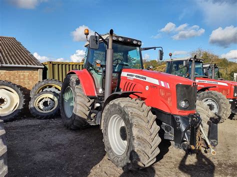 Lot 89 Massey Ferguson 6480 Dyna 6 Tractor With