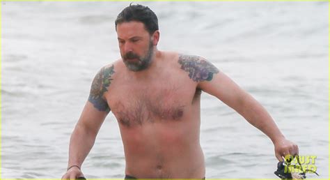 Ben Affleck S Massive Back Tattoo Is Actually Real Puts Ink On Full Display In Shirtless Photos