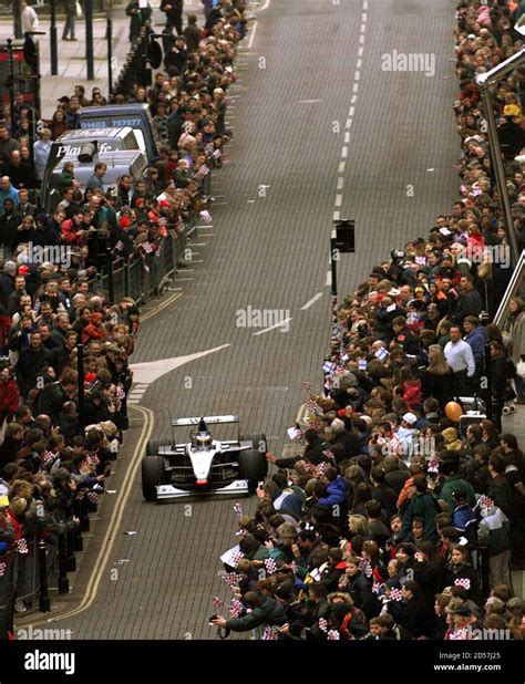 Formel Weltmeister Mika H Kkinen Aus Finnland F Hrt Im November