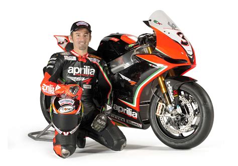 14 Photos Of The 2012 World Superbike Spec Aprilia RSV4 Asphalt Rubber