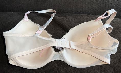 Victorias Secret 34D Nude Lace Bra Worn Once EUC Gem