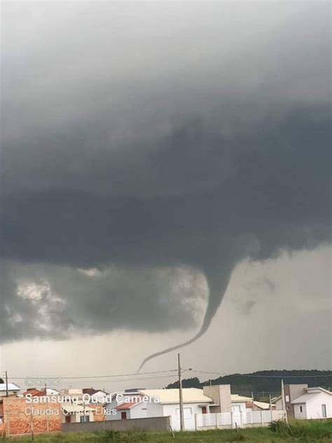 Defesa Civil De SC Confirma A Passagem De Tornado No Sul Do Estado