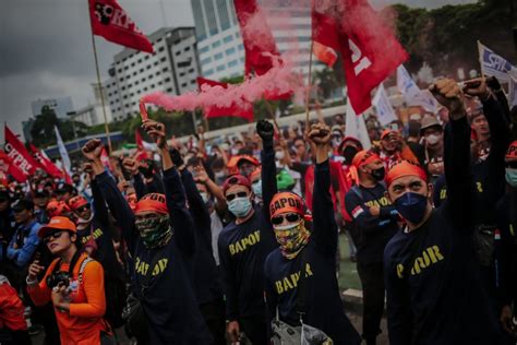 Buruh Ancam Berdemonstrasi Tolak Aturan Jht Cair Di Usia Tahun