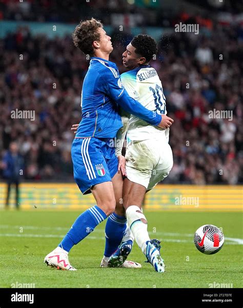 Italy S Giorgio Scalvini And England S Jude Bellingham Collide Into Each Other During The Uefa