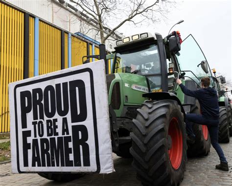 Video Fire Burns In Brussels As Thousands Of Farmers Fight Back