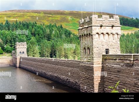 Derwent Dam Derwent Reservoir Derbyshire Hi Res Stock Photography And