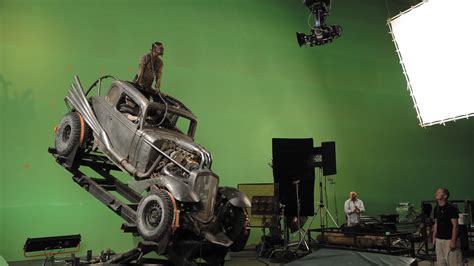 Mad Max: Fury Road: 20 Behind-The Scenes Photos That Change Everything