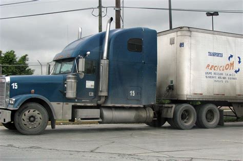 Freightliner Classic XL Not A Usual Truck Down Here Flickr