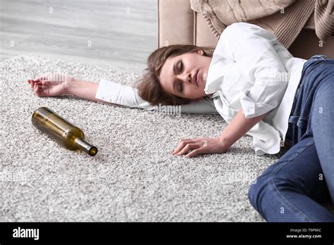 Drunk Woman Hi Res Stock Photography And Images Alamy
