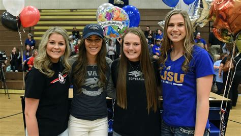 Reed celebrates students signing Letters of Intent