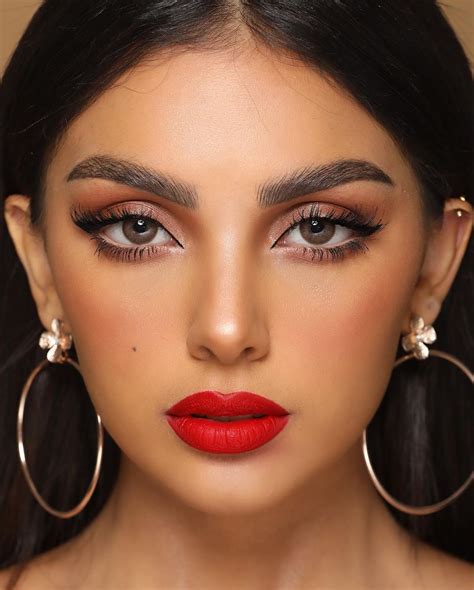 This Red Lips Tutorial Will Have You Feeling Like A Supermodel Red