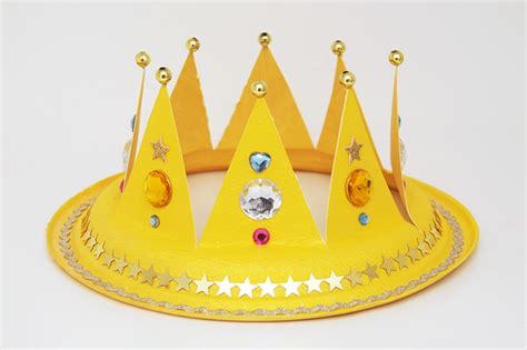 Paper Plate Crown | Kids' Crafts | Fun Craft Ideas | FirstPalette.com